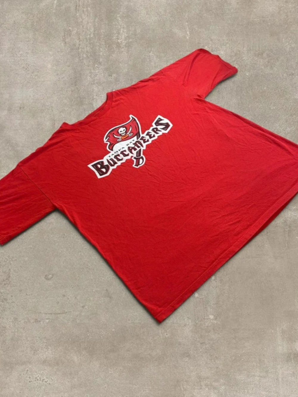 Vintage Adidas Tampa Bay Buccaneers T Shirt Mens XL Red NFL Made in USA Graphic